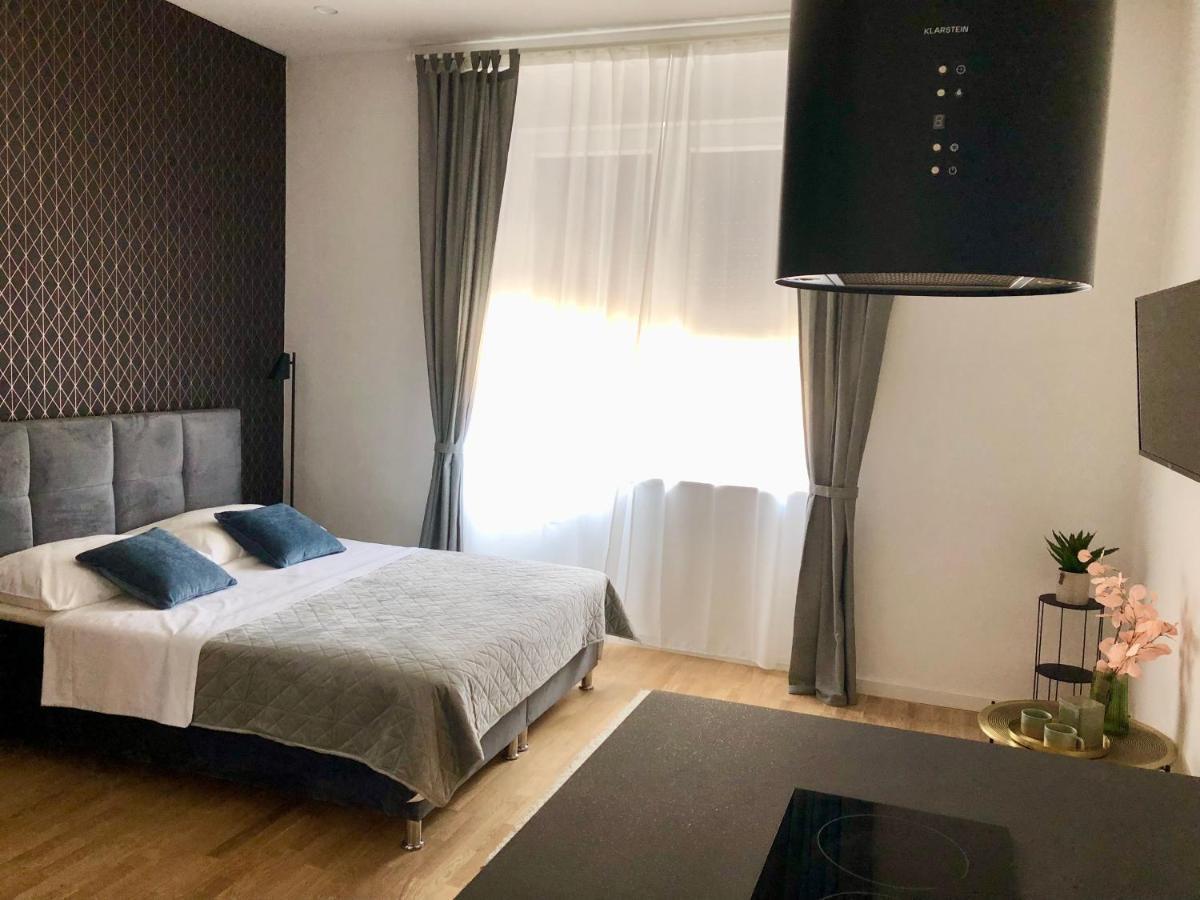 Hedone City Luxury Apartments With Free Parking Pula Exterior photo
