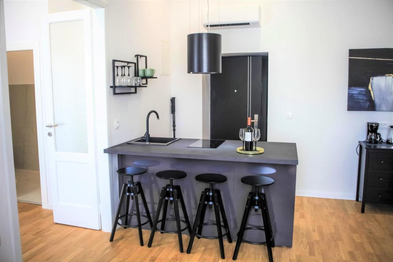 Hedone City Luxury Apartments With Free Parking Pula Exterior photo