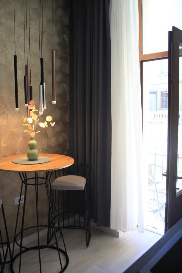 Hedone City Luxury Apartments With Free Parking Pula Exterior photo